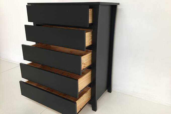 Brinxton 6-Piece Bedroom Suite | Queen - Image 9