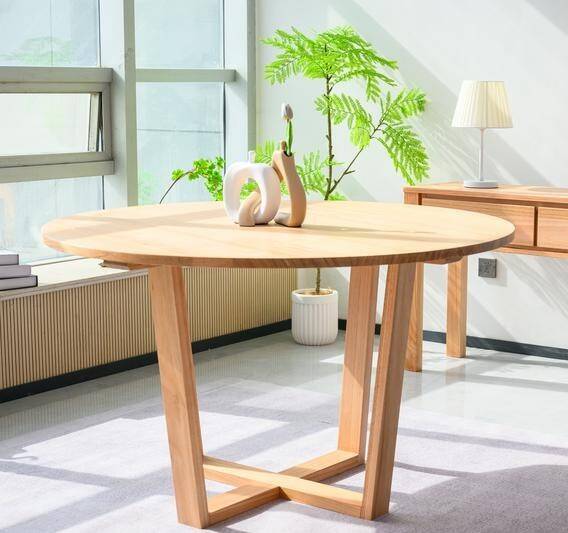 round dining table